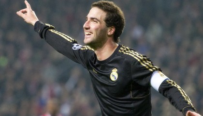 九游APP官网-塞内加尔队前锋洛佩斯在巴黎奥运会上表现出色，洛佩和塞万提斯