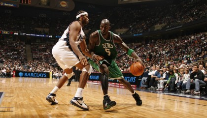 九游下载电脑版官网-_篮网攻守兼备，联盟领先地位稳固_，篮网的篮球