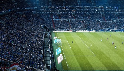 九游官网首页-球迷热情：球迷夜场助威盛况记录，现场球迷